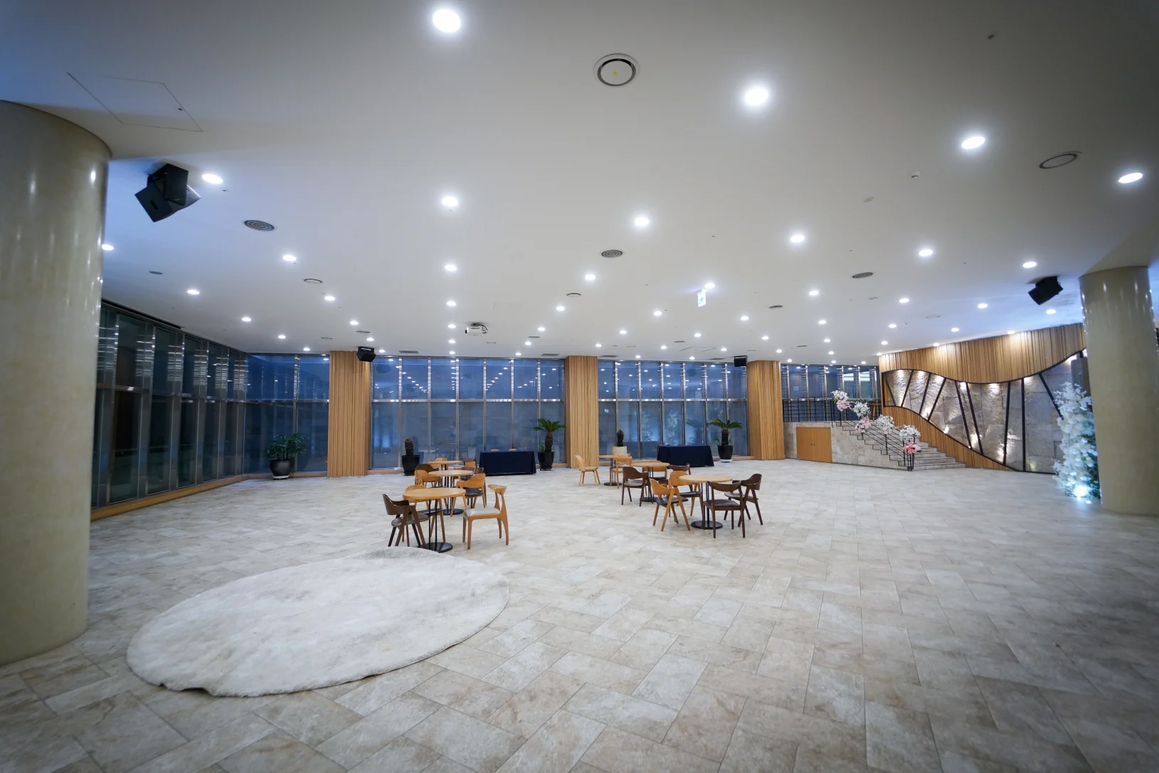 Wave Hall · 로비