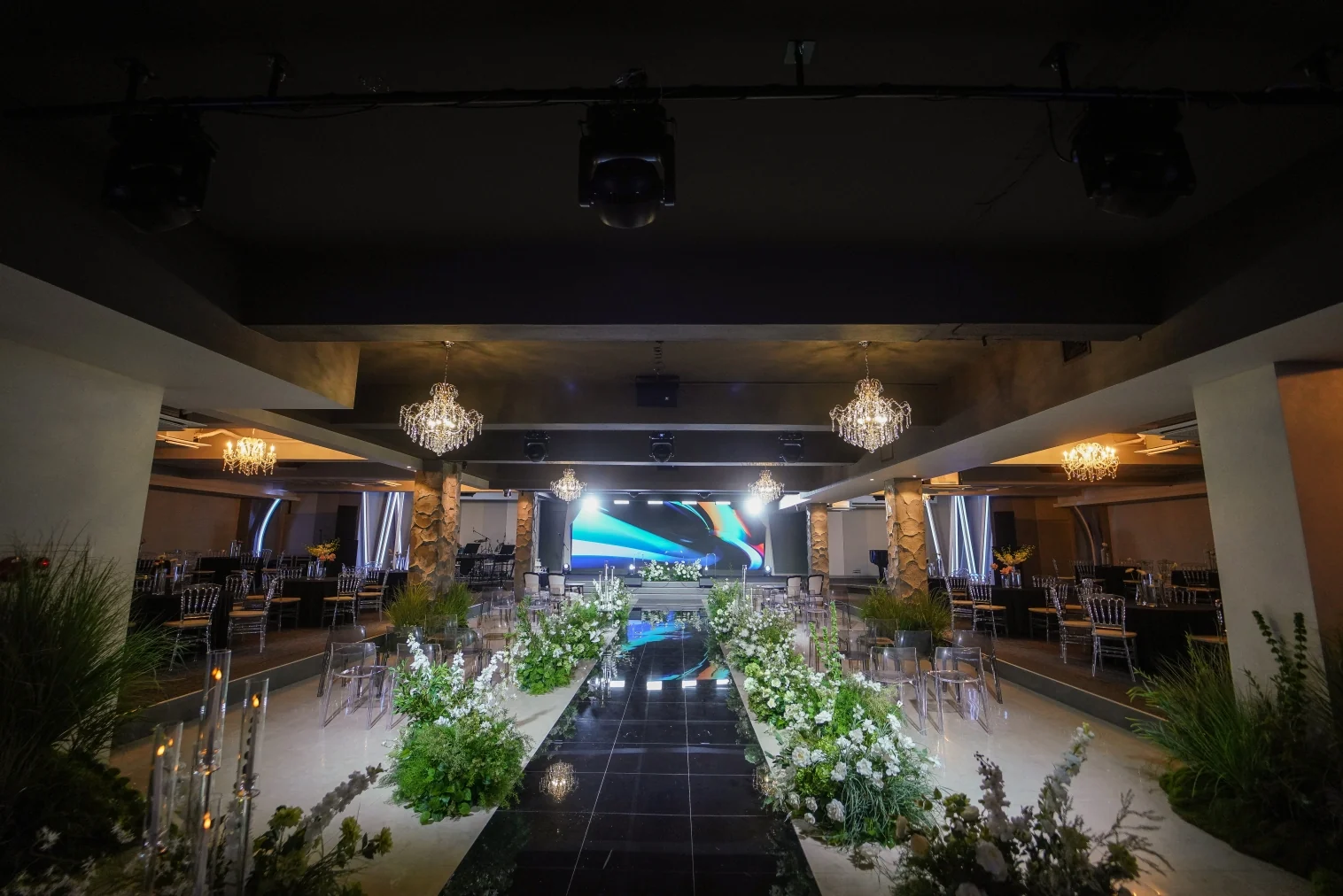 Covenant Hall · 홀 전경